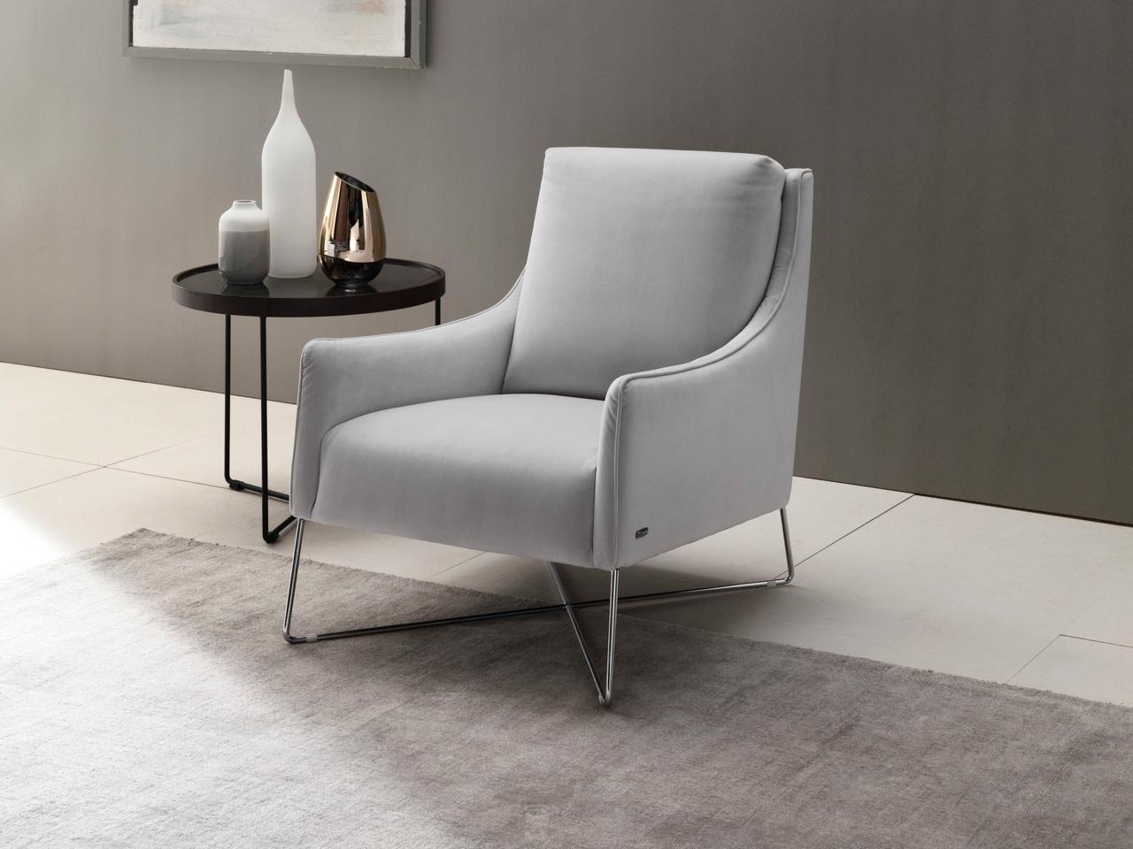 NATUZZI EDITIONS本革ラウンジチェア セージグリーンイタリアモダン Natuzzi Editions Regina Accent Chair | B903003 | PatioLiving