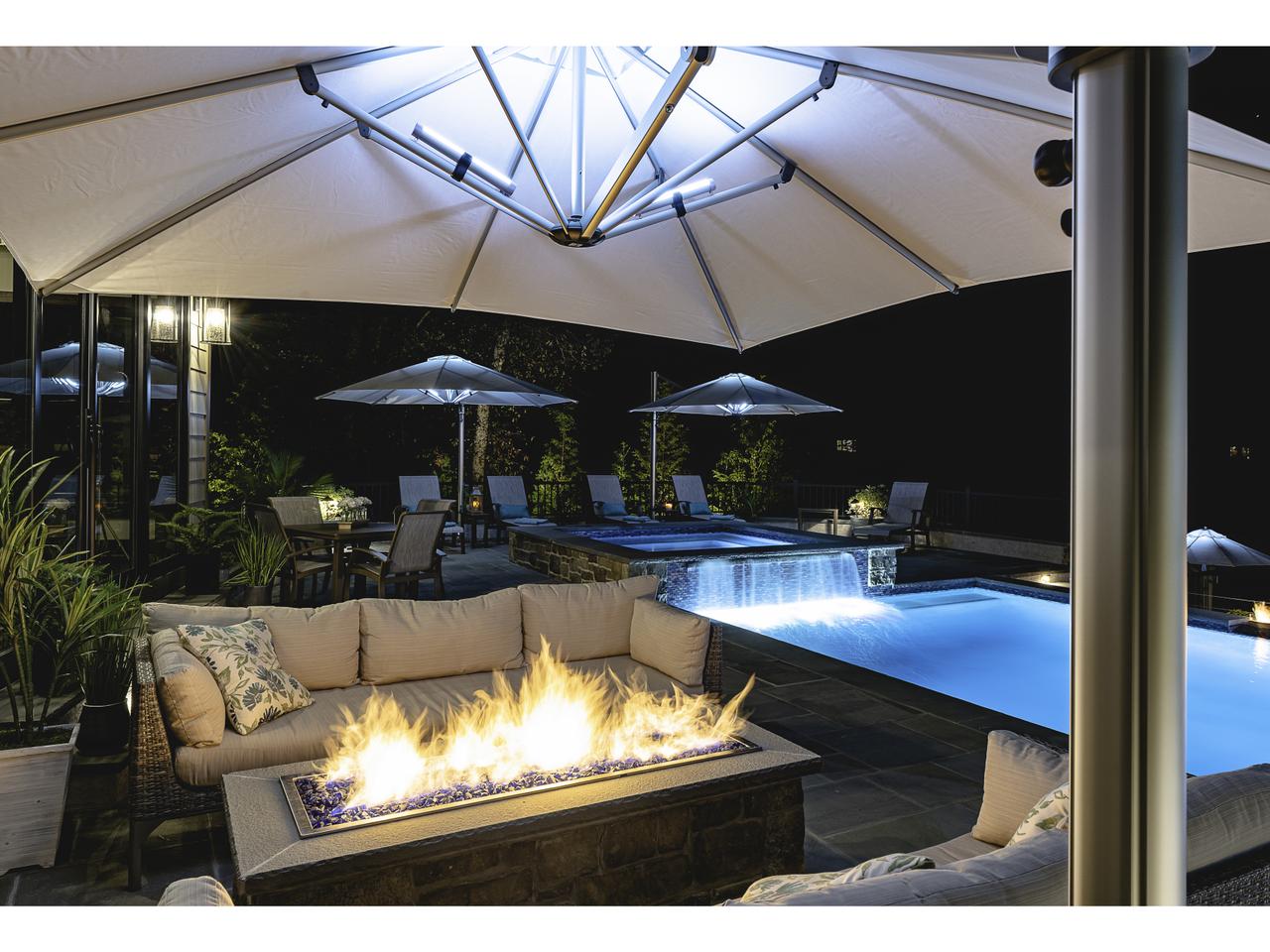 freeport park frances 15' rectangular patio umbrella PHI VILLA 15ft Large Outdoor with Base Included, Navy Blue Supported by a rust Frankford Umbrellas Eclipse Commercial Cantilever
