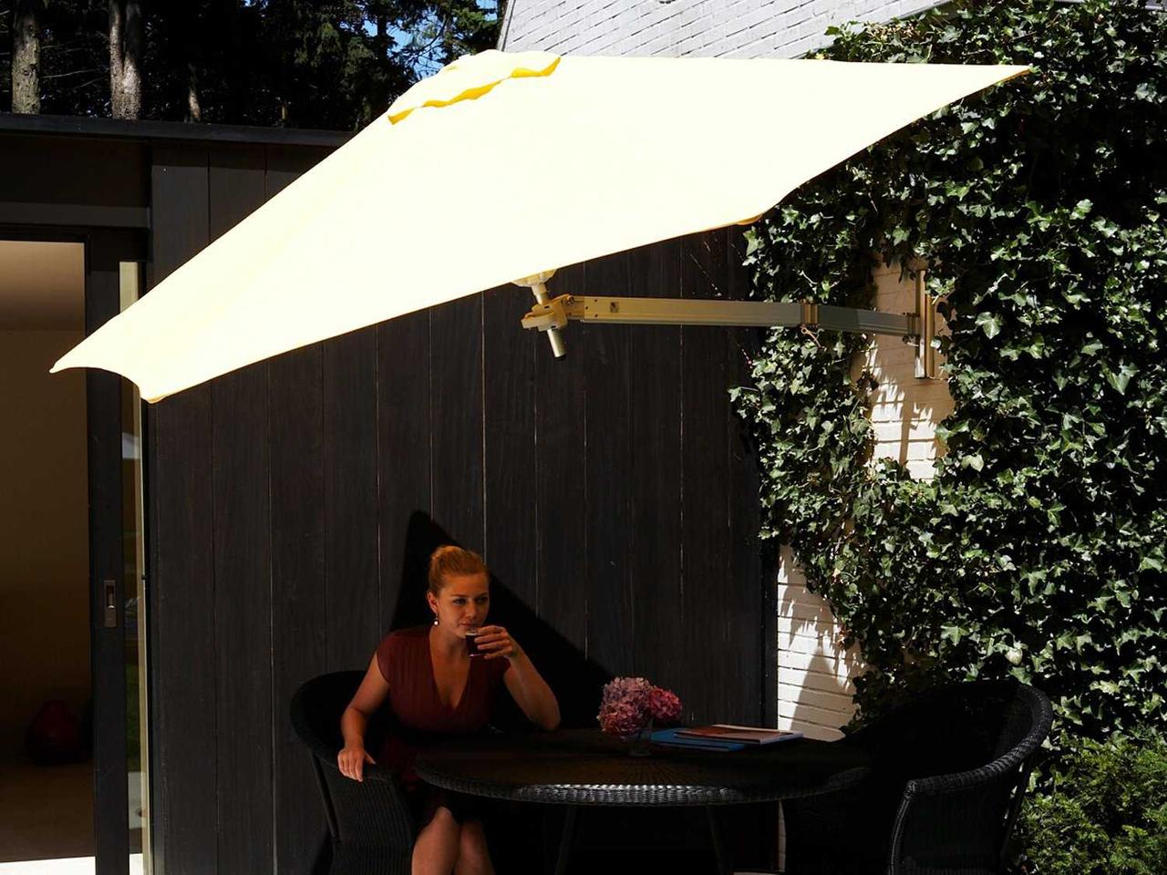 black patio table with umbrella hole VINGLI 21