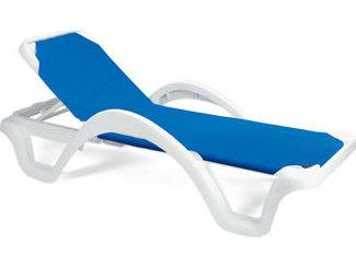 Grosfillex Catalina Sling Resin White Adjustable Patio Chaise Lounge in Blue