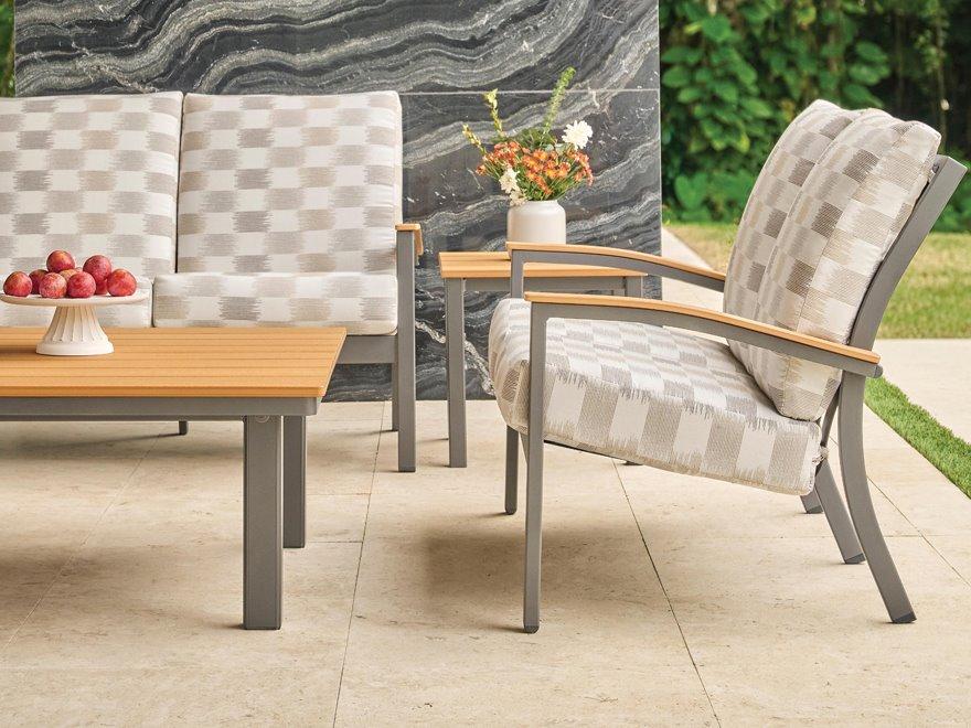 Telescope Casual Bazza Cushion Aluminum Lounge Set