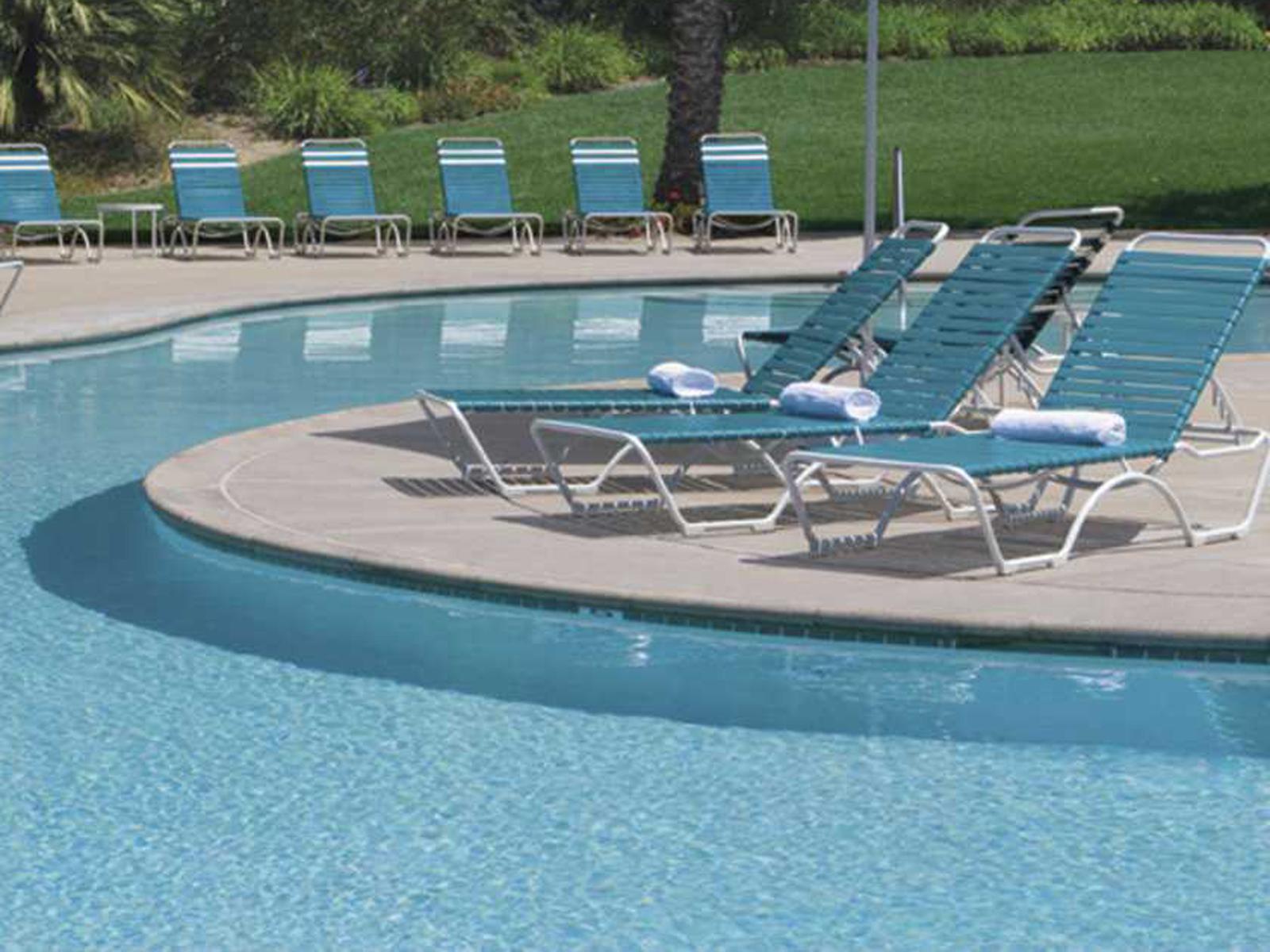 Tropitone Kahana Strap Aluminum Outdoor Lounge Set