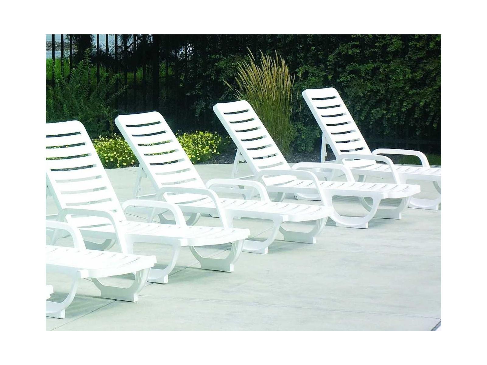 Grosfillex Bahia Resin White Outdoor Patio Lounge Set