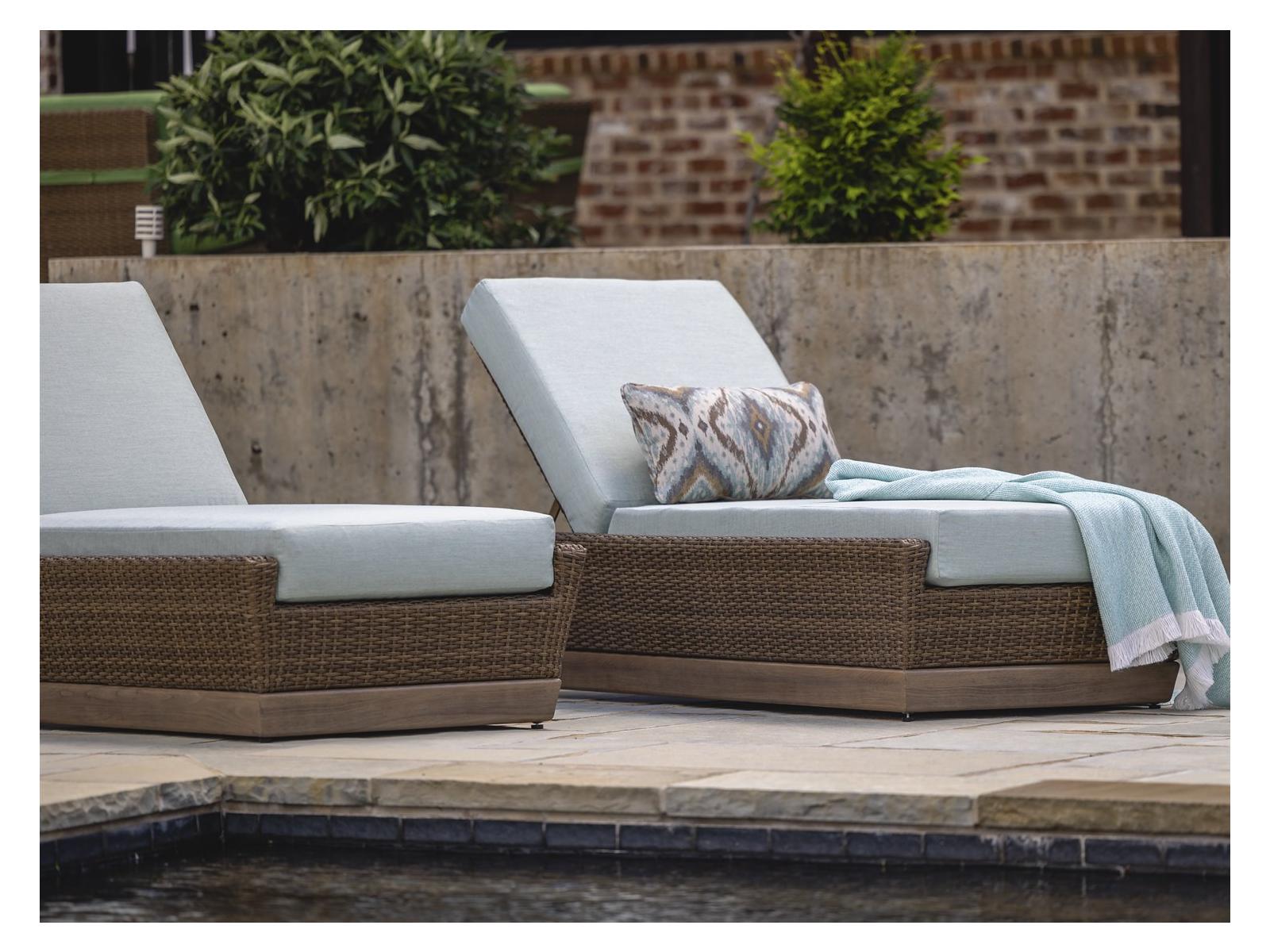 Lloyd Flanders Charisma Aluminum Wicker Lounge Set