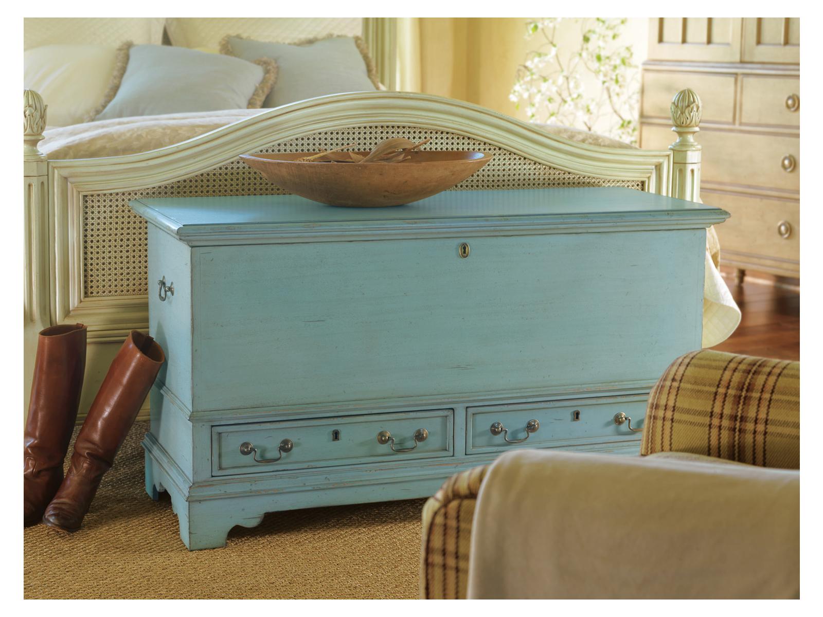 Somerset Bay Aspen Mahogany Wood Blanket Chest