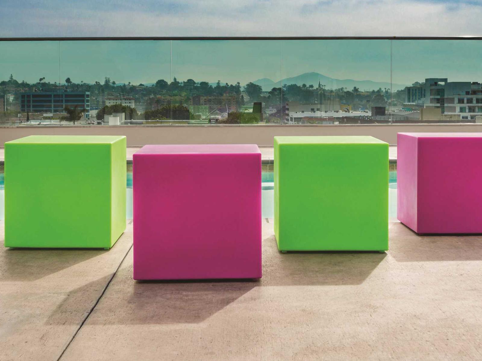 Tropitone Curve Resin Patio Lounge Set
