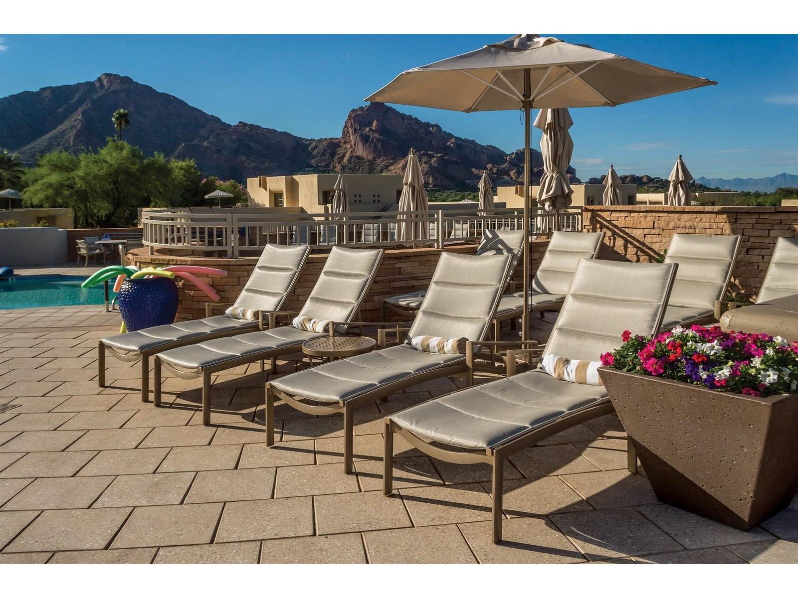 Tropitone Kor Padded Sling Aluminum Lounge Set