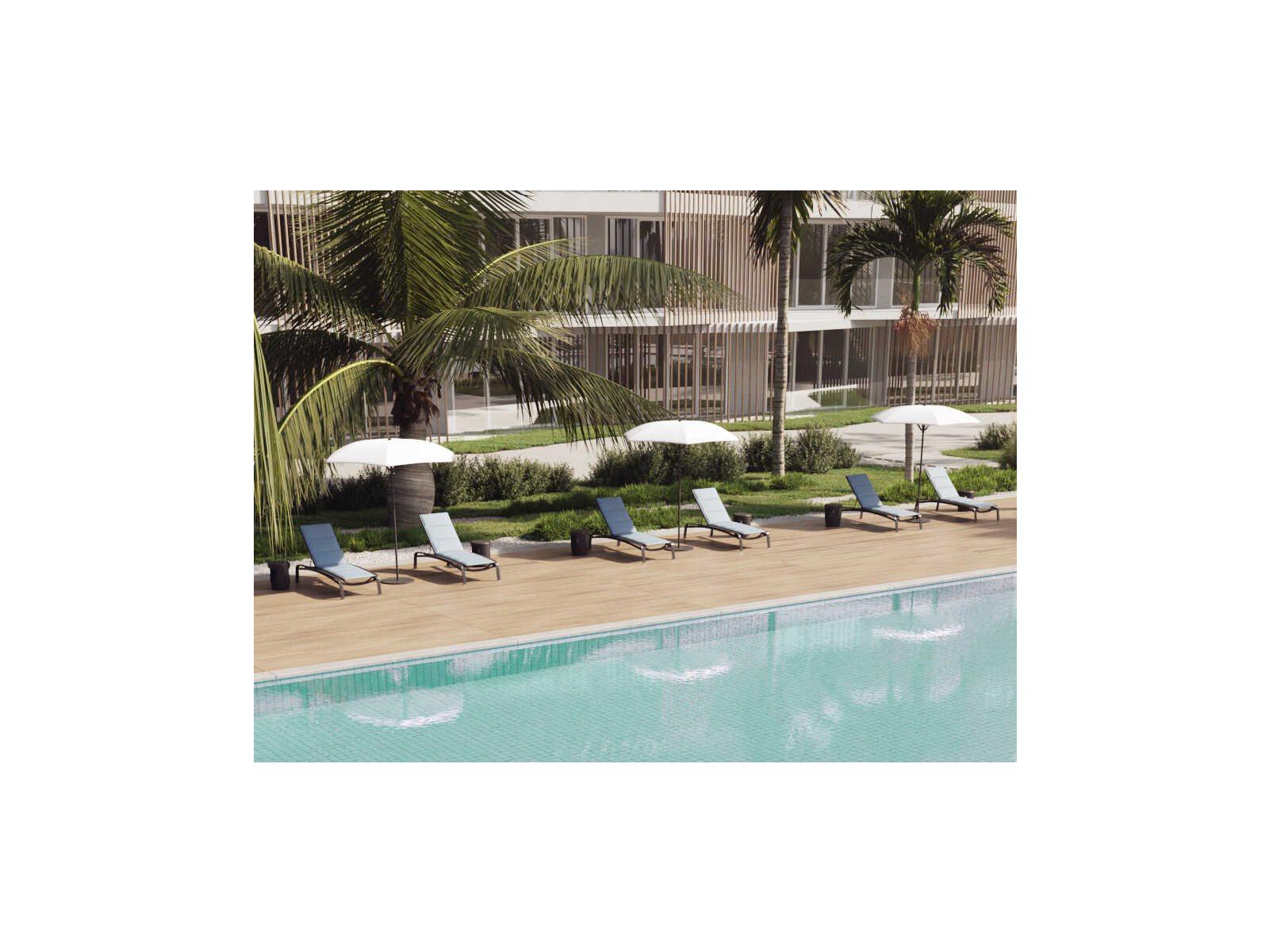 Tropitone Laguna Beach Relaxed Padded Sling Aluminum Patio Lounge Set