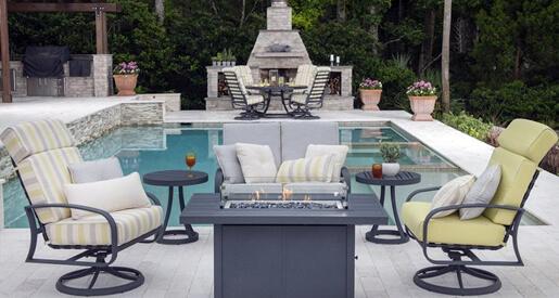 Posh Poolside Decorating Ideas For Your Home