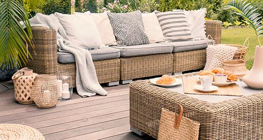 Wood vs Aluminum vs Wicker - Pros and Cons of different types of patio furniture