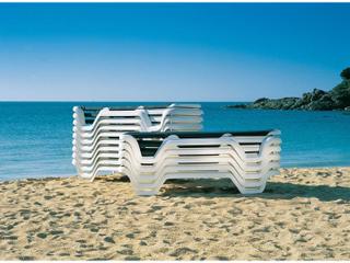 Grosfillex Marina Sling Resin White Adjustable Patio Chaise Lounge in Blue