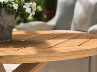 Lloyd Flanders Teak Round Pedestal Base Outdoor Patio Dining Table