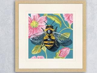 Paragon Bee On Wall Painting
