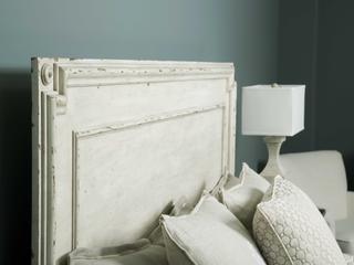 American Drew Southbury White Parchment Oak Wood Queen Panel Bed