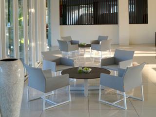 MamaGreen Mono Aluminum Round Outdoor Chat Table
