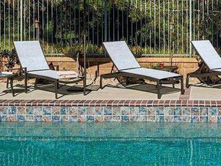 Tropitone Kor Relaxed Sling Aluminum Outdoor Patio Lounge Set