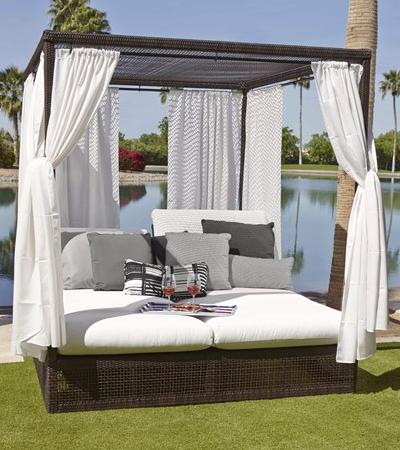 Featured filter: Wicker Daybeds