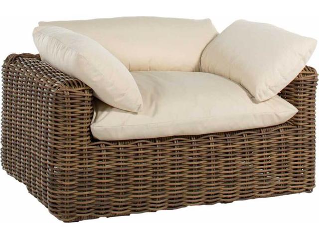 Montecito Wicker Outdoor Lounge Chair