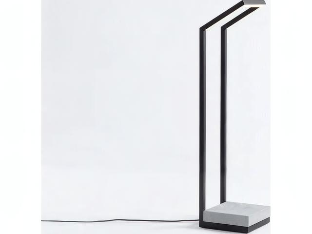 Unopiù Tratto 35-Inch Outdoor LED Lantern in Graphite