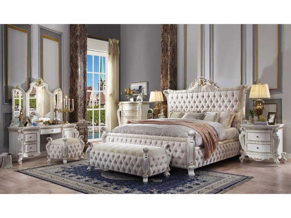 Picardy Bedroom Set
