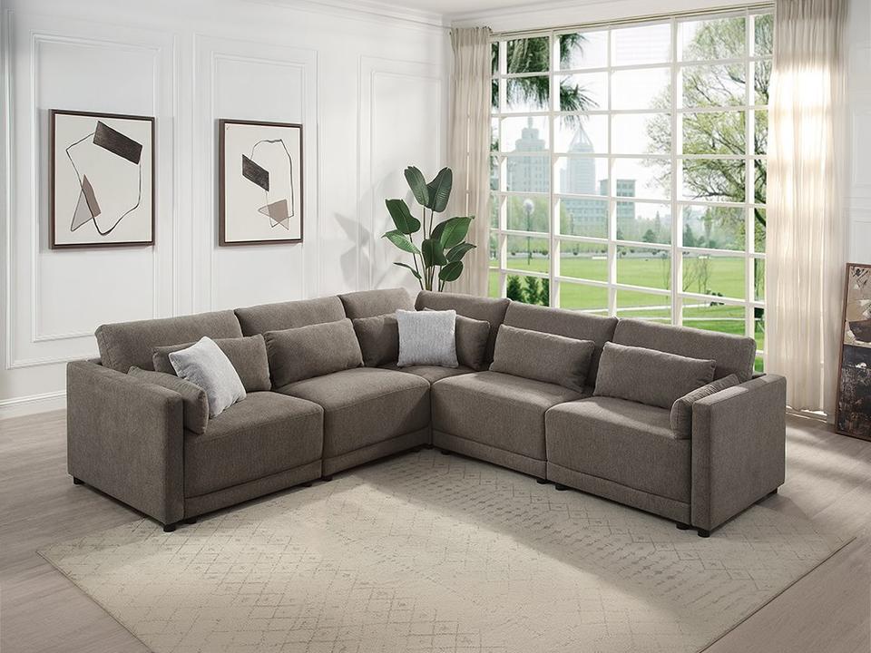 Rylie Brown Upholstered Sectional Sofa