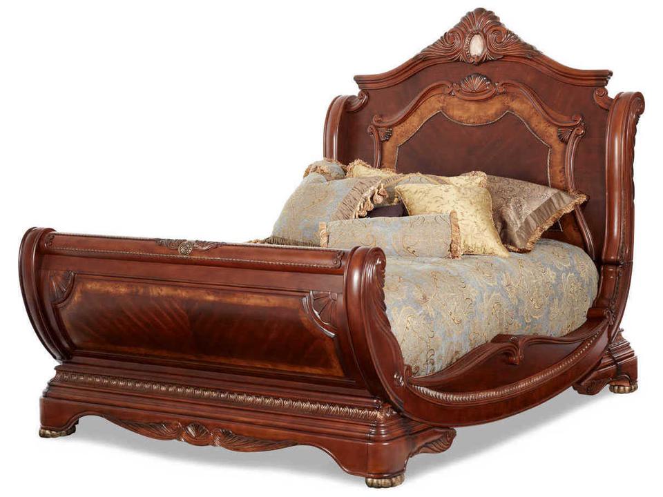 Cortina Queen Sleigh Bed in Honey Walnut