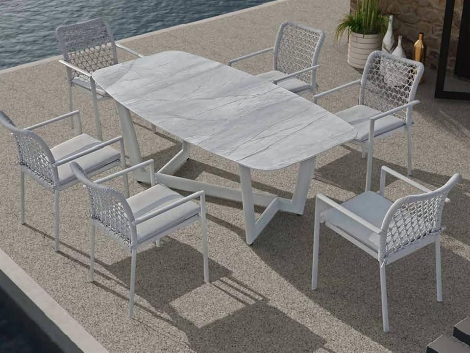 Club Dining Set