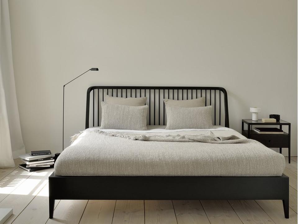 Spindle Bedroom Set