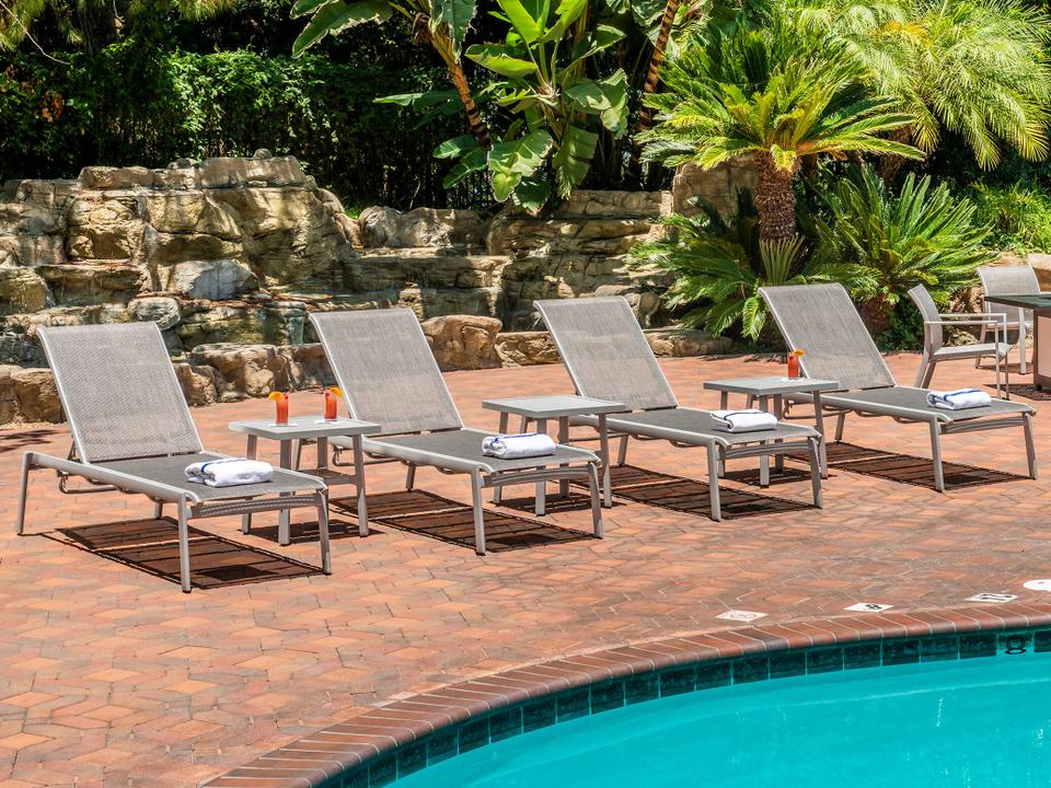 Echelon Sling Aluminum Outdoor Patio Lounge Set