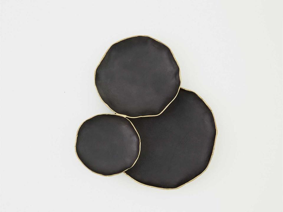 Tipped Edge Wall Decor 3-Cluster Black and Antique Brass