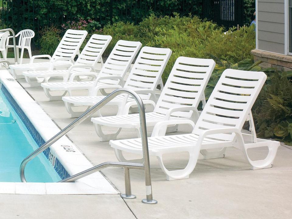Bahia Resin White Outdoor Patio Lounge Set