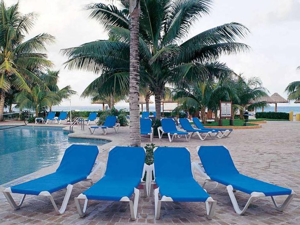 Nautical Pro Resin Sling Outdoor Lounge Set