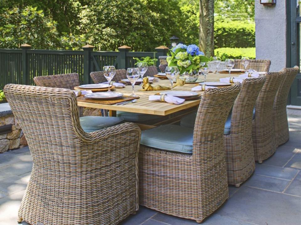 Sag Harbor Wicker Dining Set