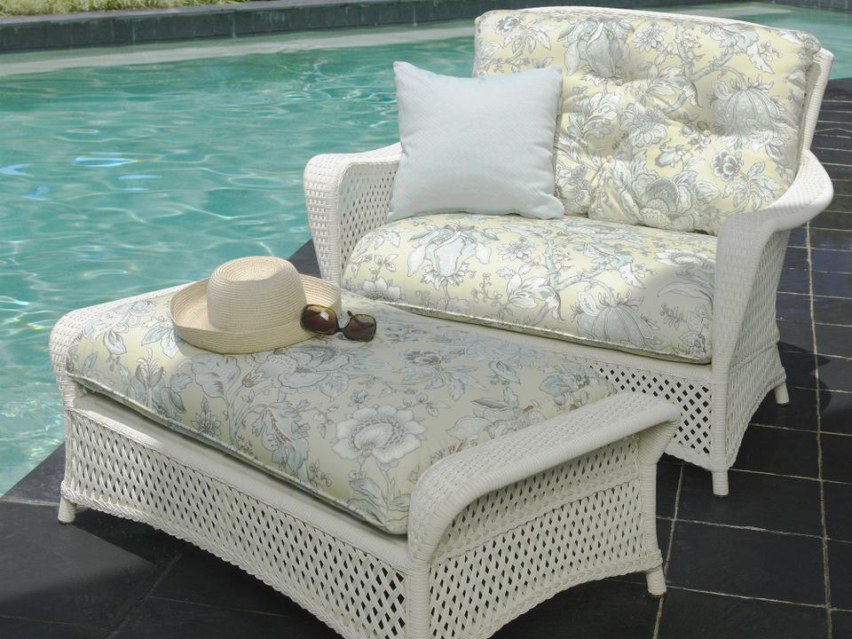 Grand Traverse Wicker Patio Lounge Set