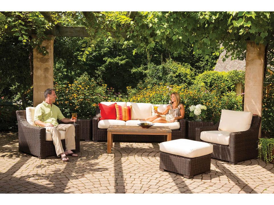 Mesa Wicker Outdoor Lounge Set