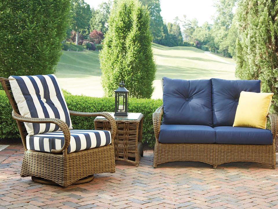 Magnolia Wicker Outdoor Lounge Set