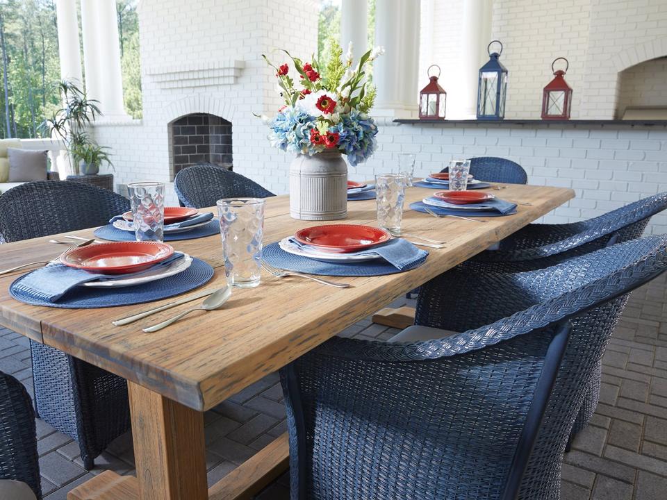 Weekend Retreat Wicker Outdoor Dining Set