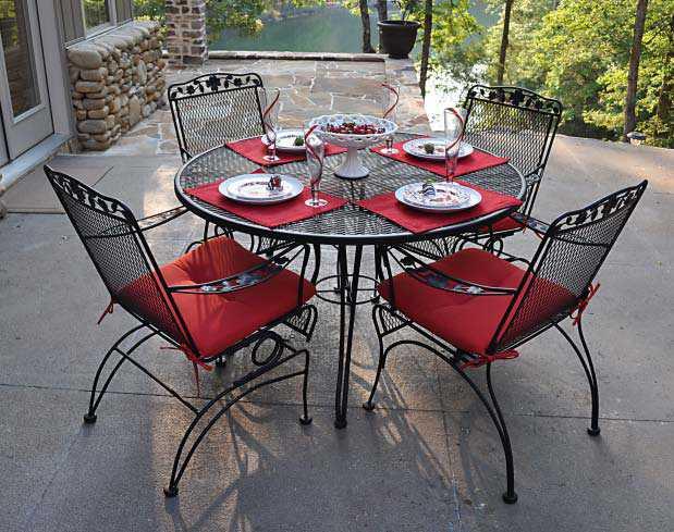 Dogwood Wrought Iron Dining Set