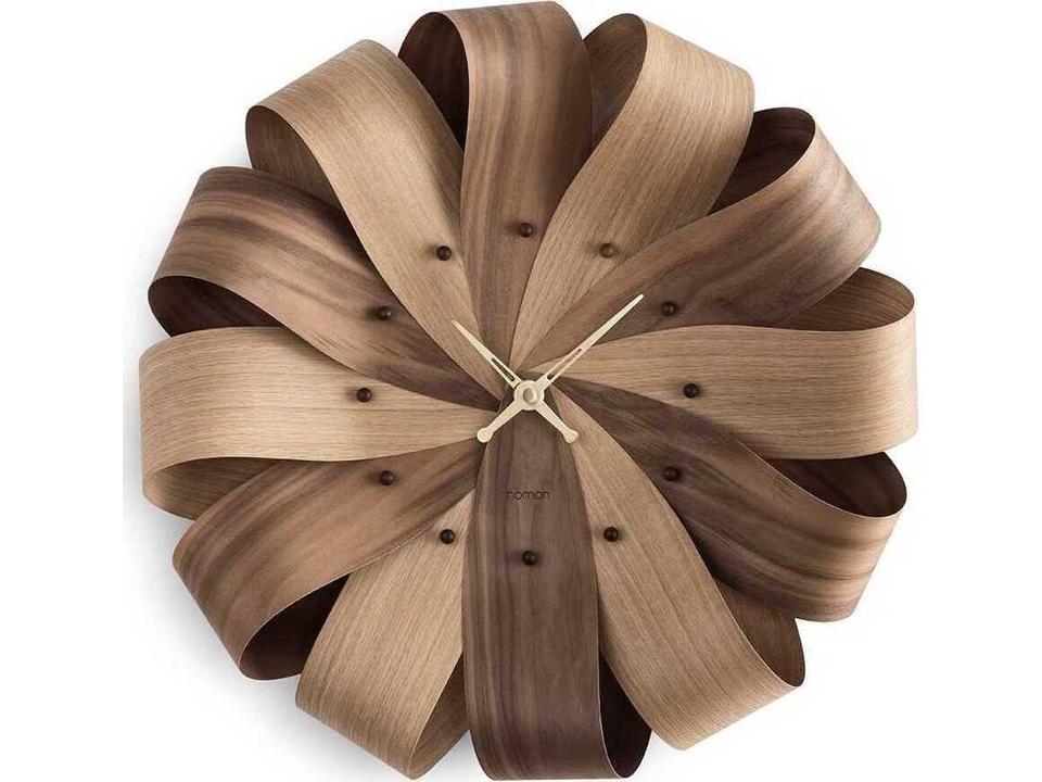 Brisa Mixto Wall Clock in Walnut Oak and Polished Brass by Jose Maria Reina