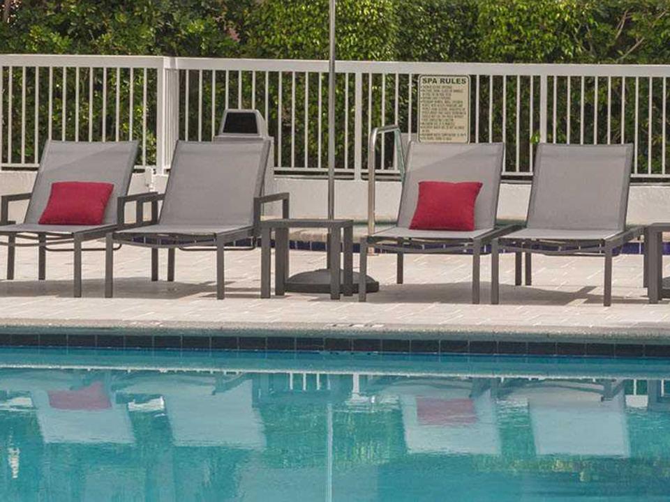 Decoscape Fusion Aluminum Sling Lounge Set