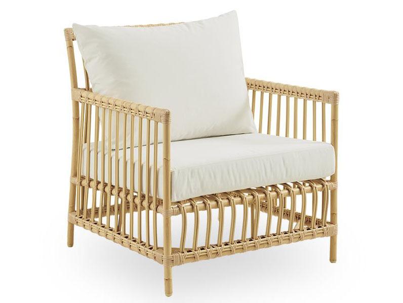 Caroline Exterior Alu-Rattan Lounge Chair in Natural