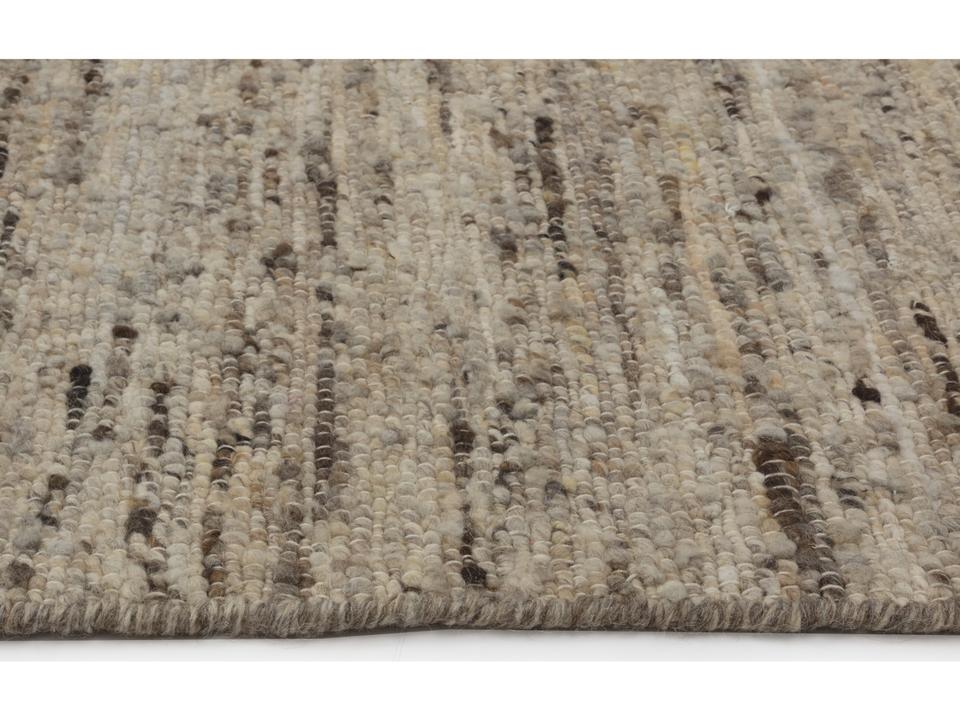 Terena Hand-Woven Rug in Natural/Beige in 9 ' x 12'