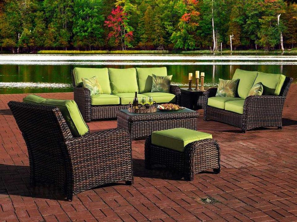 Saint Tropez Wicker Outdoor Patio Lounge Set