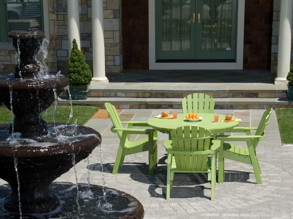 Salem Rounds Recycled Plastic Outdoor Dining Set