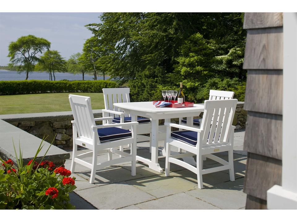 Complementary Pieces Recycled Plastic Hampton Outdoor Dining Set