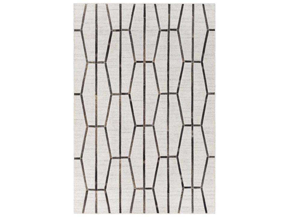 Eloquent Hand Crafted Area Rug with Geometric Pattern