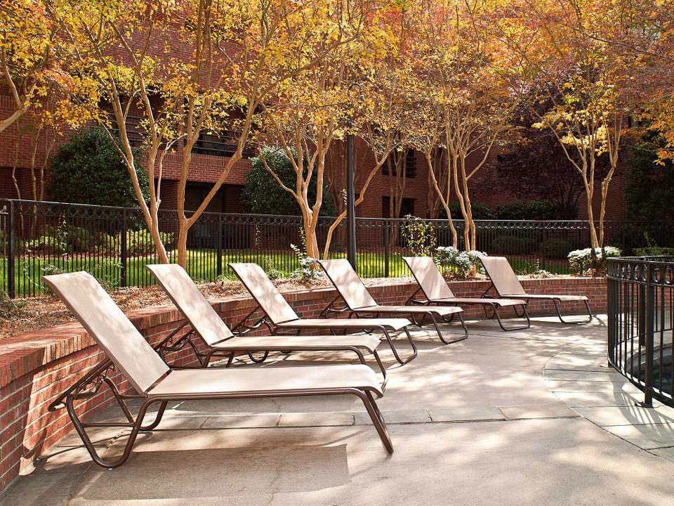 Gardenella Sling Aluminum Outdoor Lounge Set