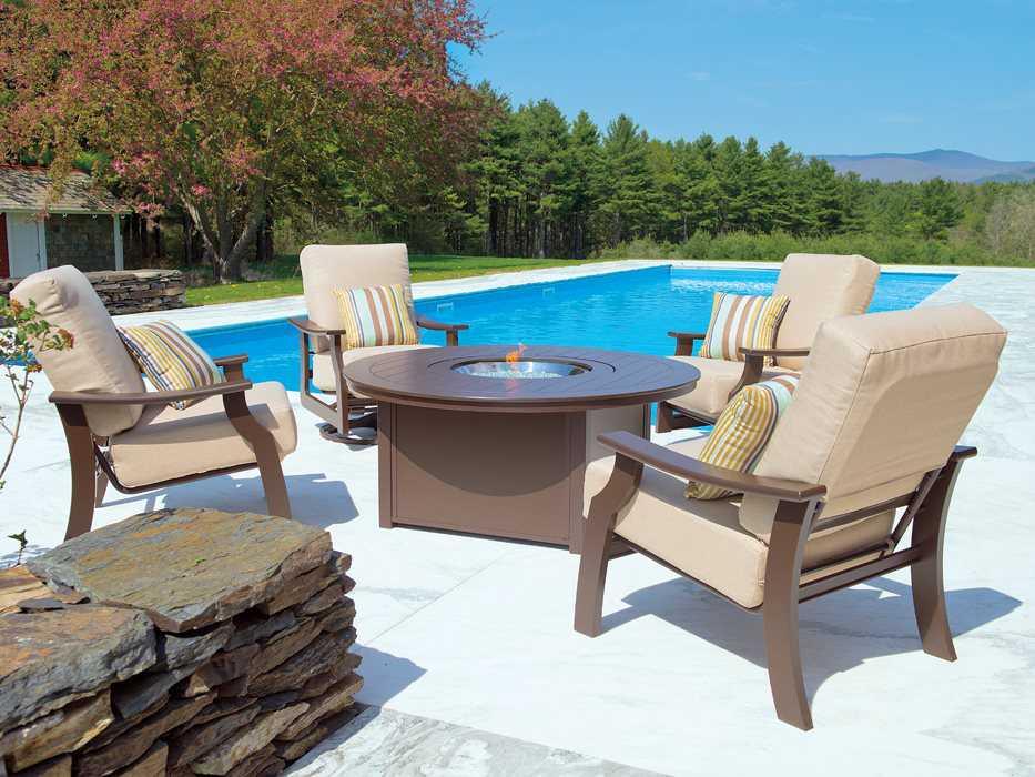 St. Catherine MGP Lounge Set