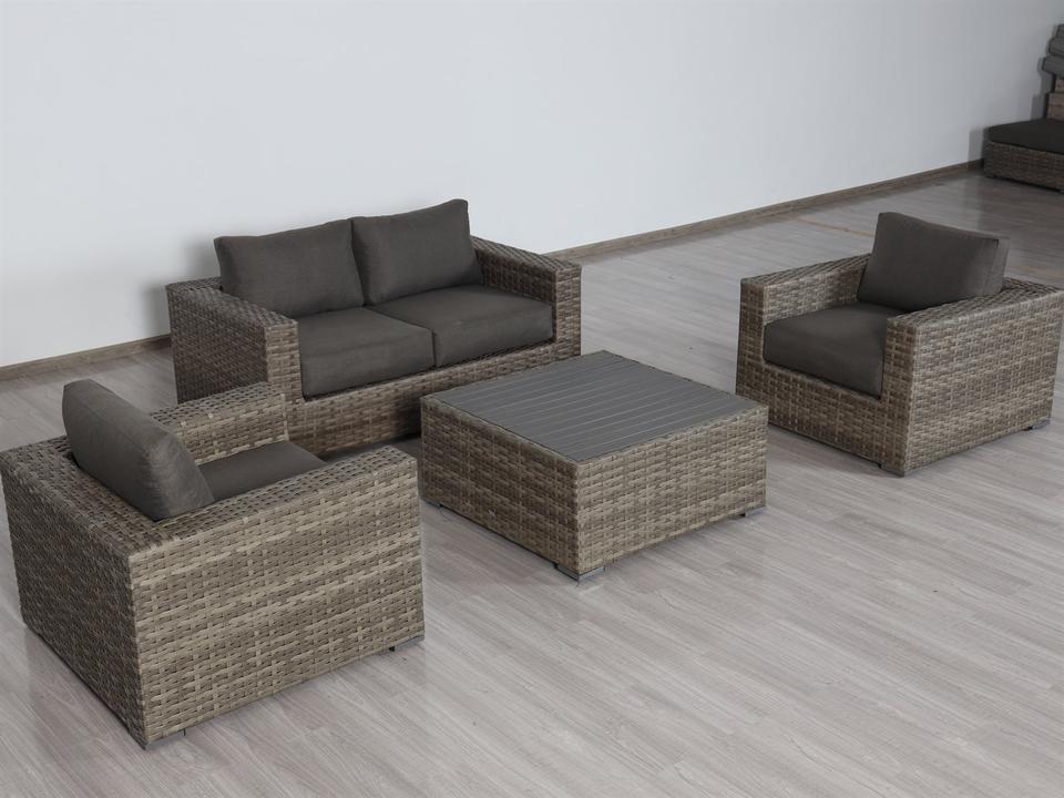 Bali 4-Piece Outdoor Wicker Lounge Set with Olefin Cushions