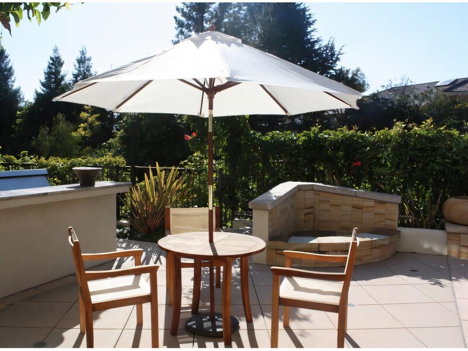 9 Foot Round Market Umbrella